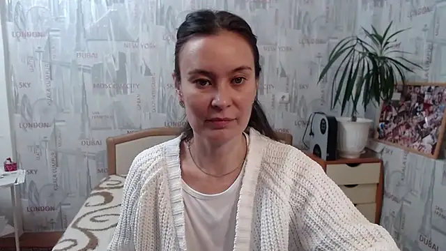 Snapshot of GinaQSoul chatting on 21, 9, 2025 GinaQSoul online show from 21, 9, 2025