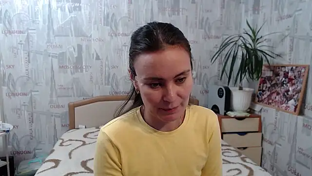 Snapshot of GinaQSoul chatting on 11, 10, 2025 GinaQSoul online show from 11, 10, 2025