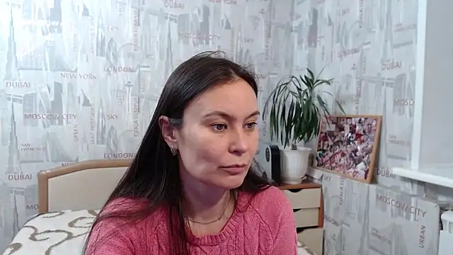 Snapshot of GinaQSoul chatting on 18, 11, 2025 GinaQSoul online show from 18, 11, 2025