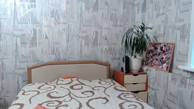 Snapshot of GinaQSoul chatting on 19, 11, 2025 GinaQSoul online show from 19, 11, 2025