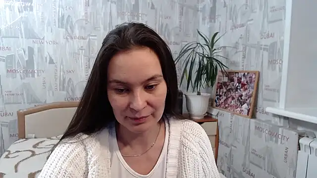 Snapshot of GinaQSoul chatting on 4, 12, 2025 GinaQSoul online show from 4, 12, 2025