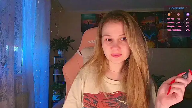 Snapshot of GoodWitch_ chatting on 5, 11, 2025 GoodWitch online show from 5, 11, 2025