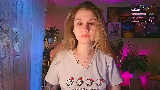 Snapshot of GoodWitch_ chatting on 22, 11, 2025 GoodWitch online show from 22, 11, 2025