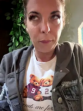 Almmaxxxx online show from 17, 9, 2025