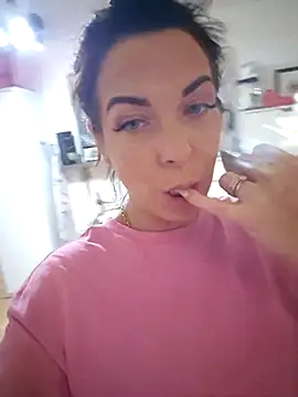 Almmaxxxx online show from 30, 10, 2025