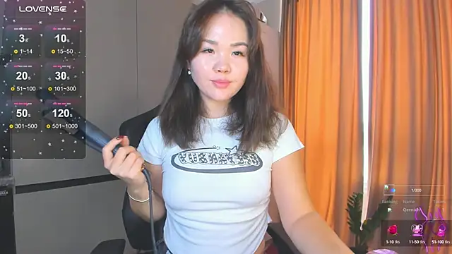 Snapshot of azure_moon2 chatting on 16, 10, 2025 azure moon2 online show from 16, 10, 2025