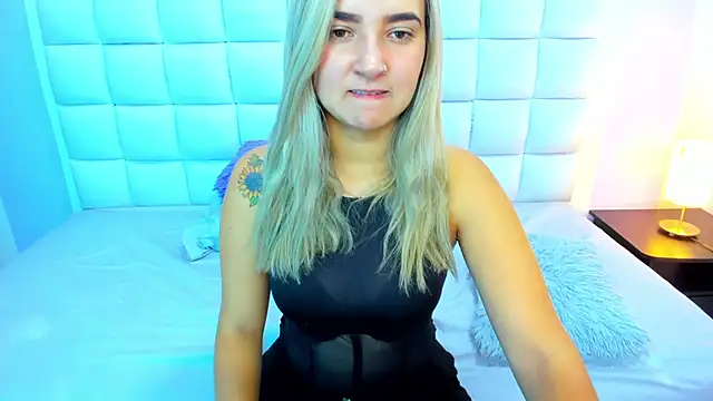 Snapshot of teresasroom_ chatting on 11, 9, 2025 teresasroom online show from 11, 9, 2025