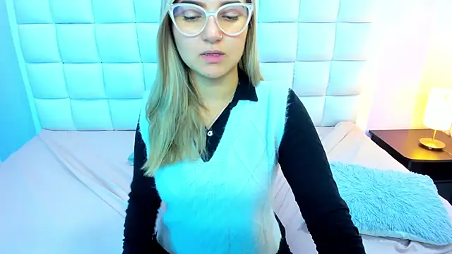 Snapshot of teresasroom_ chatting on 1, 10, 2025 teresasroom online show from 1, 10, 2025