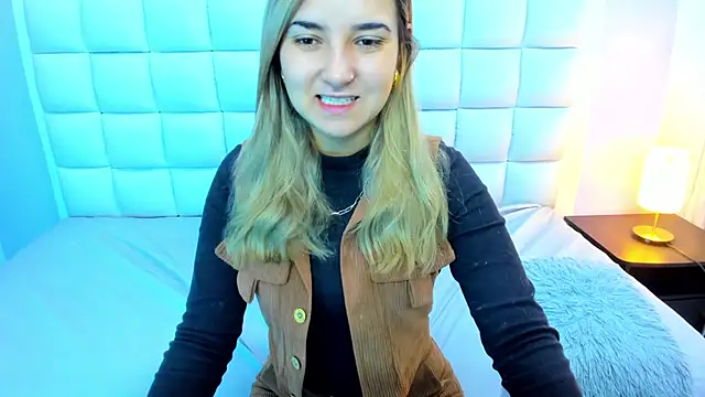 Snapshot of teresasroom_ chatting on 8, 11, 2025 teresasroom online show from 8, 11, 2025