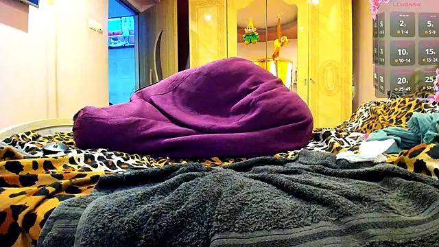 DomPanther69 online show from 3, 2, 2025