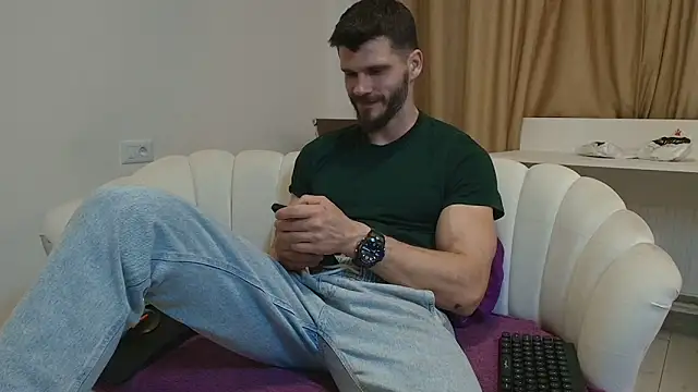 Snapshot of MauroTwin chatting on 23, 4, 2026 MauroTwin online show from 23, 4, 2026