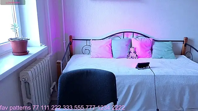 Snapshot of Hot_Rhaenyra chatting on 12, 10, 2025 Hot Rhaenyra online show from 12, 10, 2025