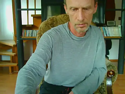 Snapshot of xxBareBabyxx chatting on 15, 10, 2025 xxBareBabyxx online show from 15, 10, 2025