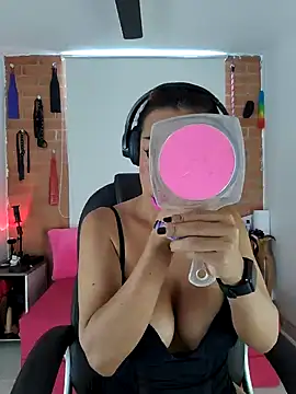 Snapshot of YOURSDEBORA chatting on 23, 2, 2025 YOURSDEBORA online show from 23, 2, 2025