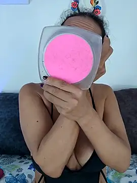 Snapshot of YOURSDEBORA chatting on 6, 10, 2025 YOURSDEBORA online show from 6, 10, 2025