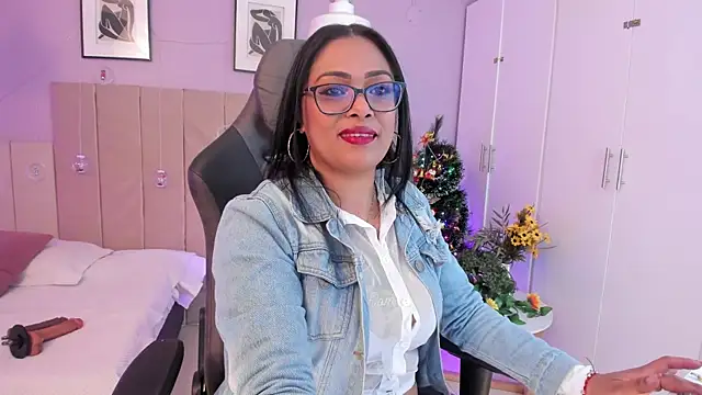 Inndrahot online show from 24, 12, 2024