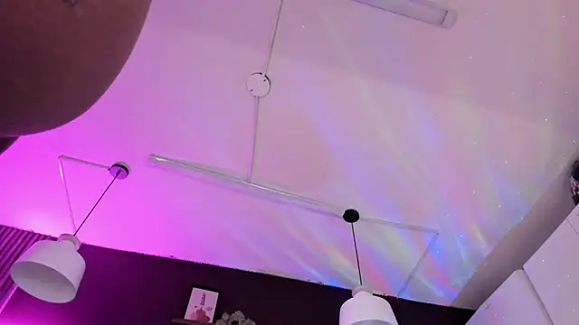 Inndrahot online show from 5, 12, 2025