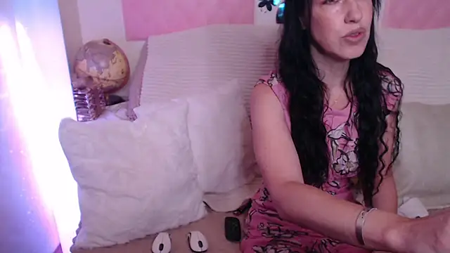 -carla- online show from 10, 10, 2025