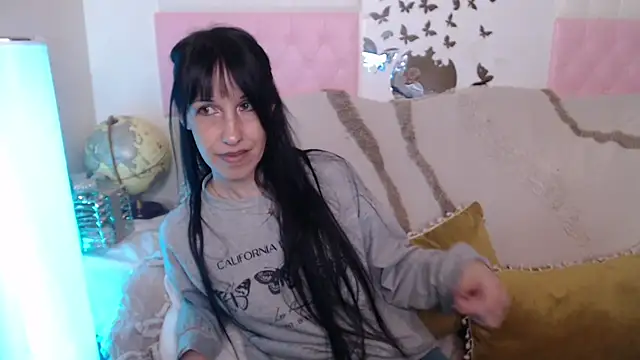 Snapshot of -carla- chatting on 4, 5, 2026 -carla- online show from 4, 5, 2026