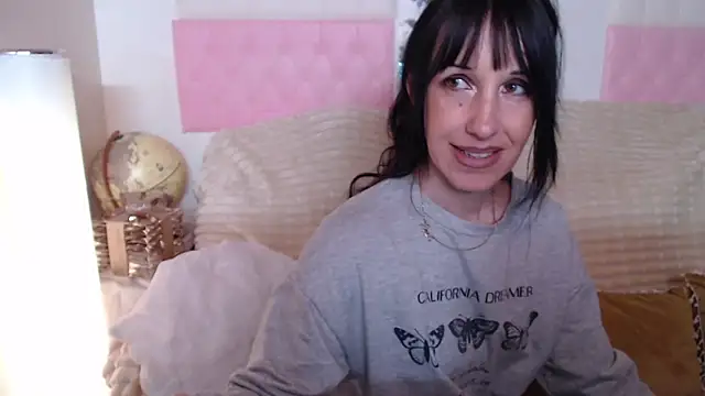 Snapshot of -carla- chatting on 17, 5, 2026 -carla- online show from 17, 5, 2026