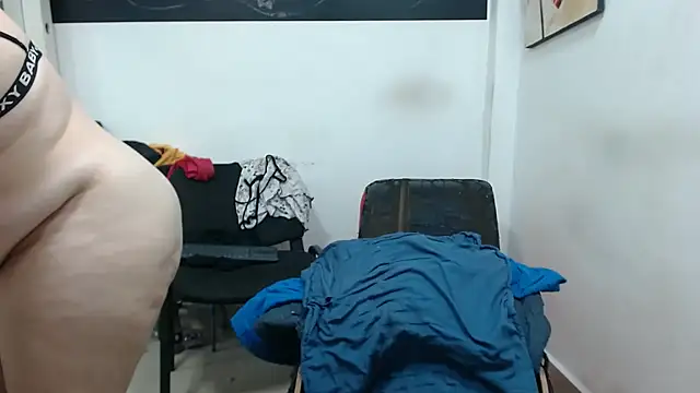 Snapshot of Meloncillo_And_BabyLiss chatting on 1, 2, 2025 Meloncillo And BabyLiss online show from 1, 2, 2025