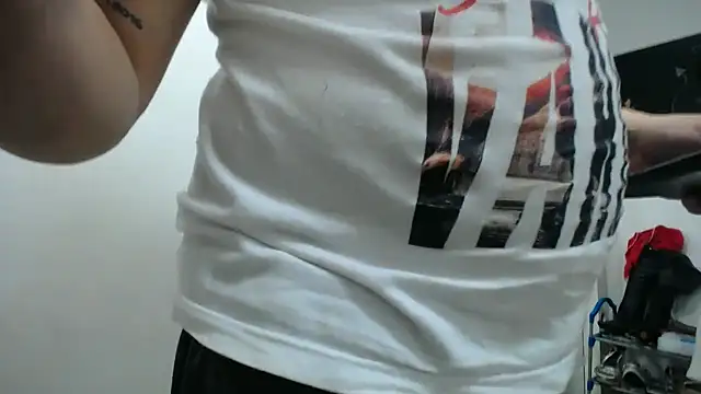 Snapshot of Meloncillo_And_BabyLiss chatting on 14, 2, 2025 Meloncillo And BabyLiss online show from 14, 2, 2025