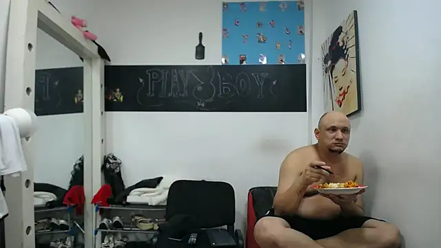 Snapshot of Meloncillo_And_BabyLiss chatting on 18, 2, 2025 Meloncillo And BabyLiss online show from 18, 2, 2025