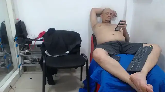 Snapshot of Meloncillo_And_BabyLiss chatting on 21, 3, 2025 Meloncillo And BabyLiss online show from 21, 3, 2025