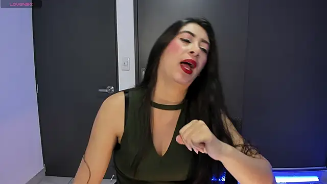 Snapshot of MeganWhite3 chatting on 2, 11, 2025 MeganWhite3 online show from 2, 11, 2025