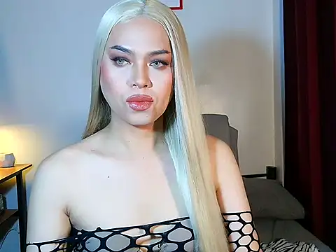 Snapshot of MistressLuna1 chatting on 28, 4, 2026 MistressLuna1 online show from 28, 4, 2026