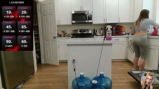 Blondiewithanass online show from 18, 4, 2026