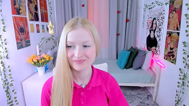 Laly Peach online show from 13, 12, 2024