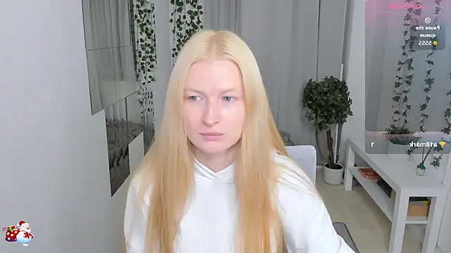 Laly Peach online show from 21, 7, 2026
