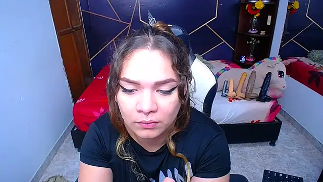 Snapshot of ShantalBlonde chatting on 12, 9, 2025 ShantalBlonde online show from 12, 9, 2025