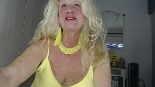 Snapshot of THESensualhorny chatting on 18, 2, 2025 THESensualhorny online show from 18, 2, 2025