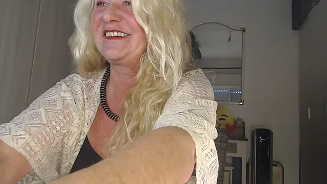 Snapshot of THESensualhorny chatting on 24, 2, 2025 THESensualhorny online show from 24, 2, 2025