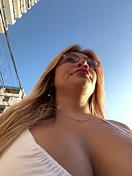 Snapshot of DIANITA_1988 chatting on 10, 1, 2025 DIANITA 1988 online show from 10, 1, 2025