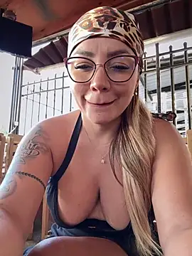 Snapshot of DIANITA_1988 chatting on 11, 1, 2025 DIANITA 1988 online show from 11, 1, 2025