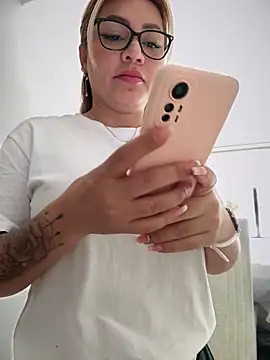 Snapshot of DIANITA_1988 chatting on 16, 1, 2025 DIANITA 1988 online show from 16, 1, 2025