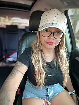 Snapshot of DIANITA_1988 chatting on 19, 1, 2025 DIANITA 1988 online show from 19, 1, 2025