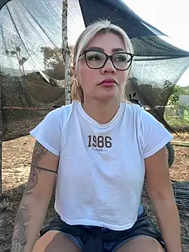 Snapshot of DIANITA_1988 chatting on 1, 2, 2025 DIANITA 1988 online show from 1, 2, 2025