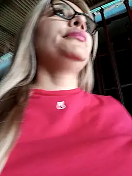 Snapshot of DIANITA_1988 chatting on 4, 2, 2025 DIANITA 1988 online show from 4, 2, 2025