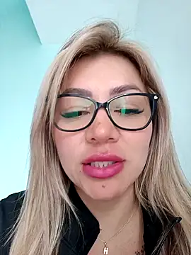 Snapshot of DIANITA_1988 chatting on 8, 2, 2025 DIANITA 1988 online show from 8, 2, 2025