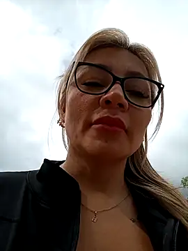 Snapshot of DIANITA_1988 chatting on 10, 2, 2025 DIANITA 1988 online show from 10, 2, 2025