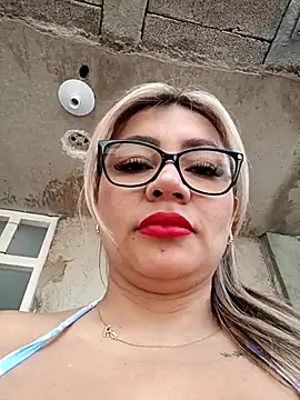 Snapshot of DIANITA_1988 chatting on 17, 2, 2025 DIANITA 1988 online show from 17, 2, 2025