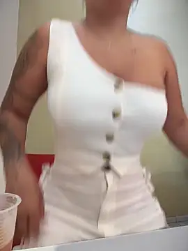 Snapshot of DIANITA_1988 chatting on 18, 2, 2025 DIANITA 1988 online show from 18, 2, 2025