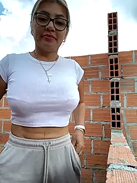 Snapshot of DIANITA_1988 chatting on 19, 2, 2025 DIANITA 1988 online show from 19, 2, 2025