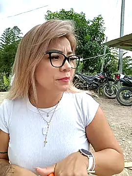 Snapshot of DIANITA_1988 chatting on 23, 2, 2025 DIANITA 1988 online show from 23, 2, 2025