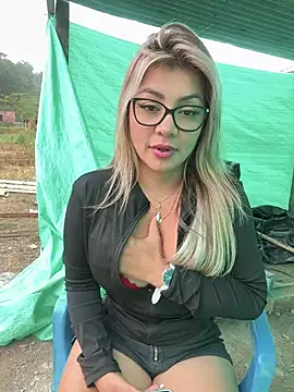 Snapshot of DIANITA_1988 chatting on 12, 3, 2025 DIANITA 1988 online show from 12, 3, 2025