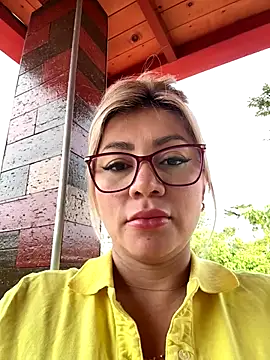 Snapshot of DIANITA_1988 chatting on 27, 9, 2025 DIANITA 1988 online show from 27, 9, 2025